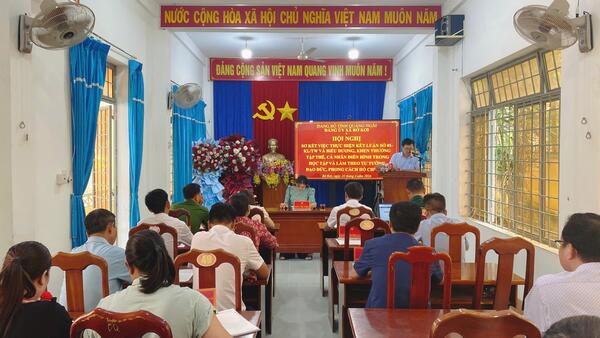 HỘI NGHỊ SƠ KẾT VIỆC THỰC HIỆN KẾT LUẬN SỐ 01-KL?TW VÀ BIỂU DƯƠNG, KHEN THƯỞNG, TẬP THỂ, CÁ NHÂN ĐIỂN HÌNH TRONG HỌC TẬP VÀ LÀM THEO TƯ TƯỞNG, ĐẠO ĐỨC, HỒ CHÍ MINH